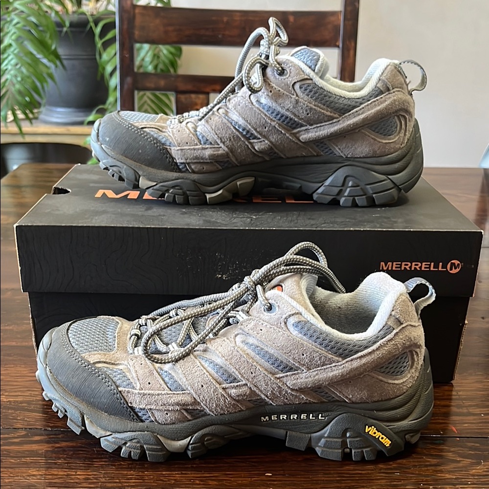 Merrell Moab 2 Vent Gray Athletic Shoes with Rugged Outsole excellent condition